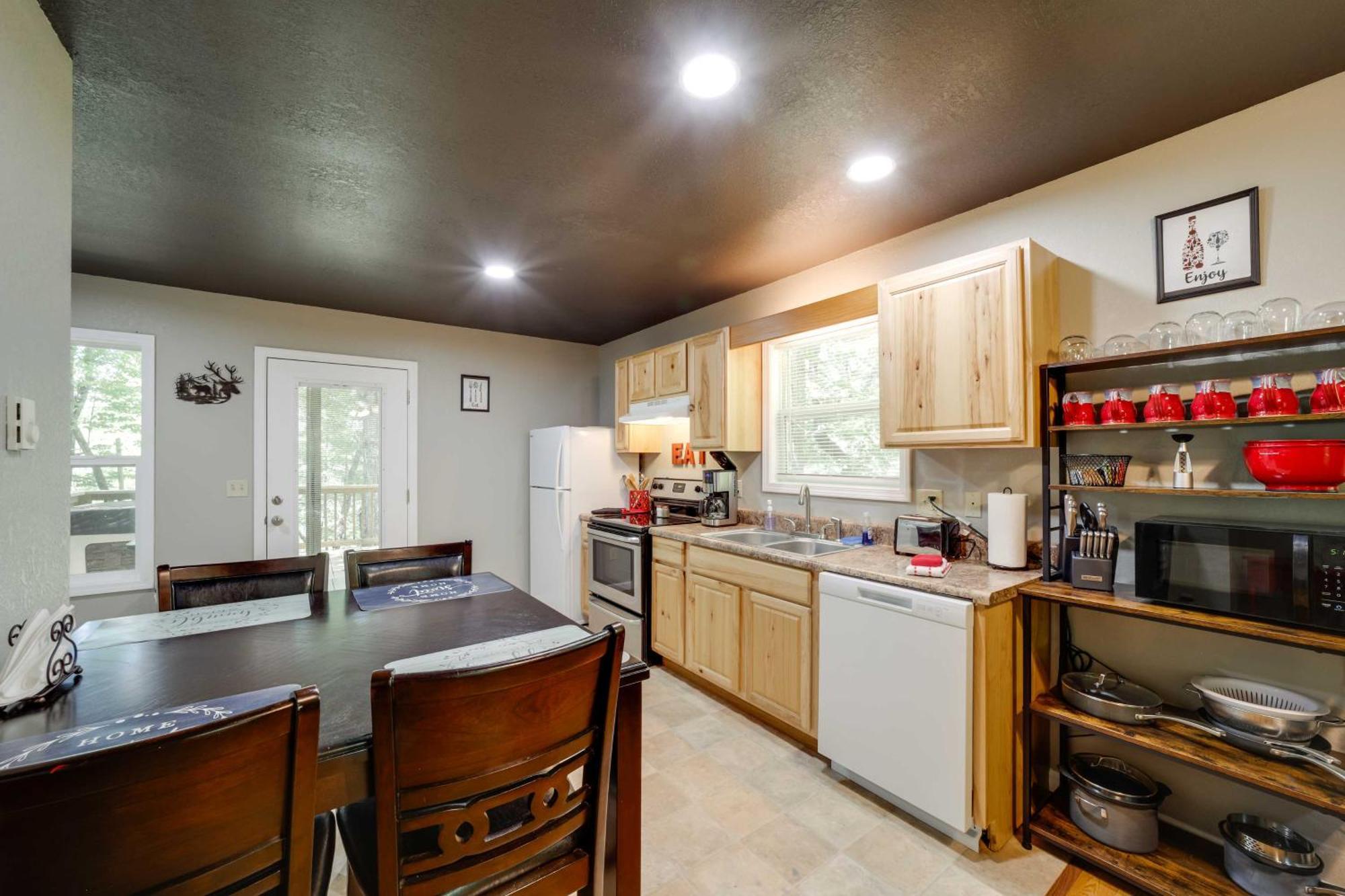 Cozy Whittier Cabin And Yard And Hot Tub, Pets Welcome Eksteriør billede